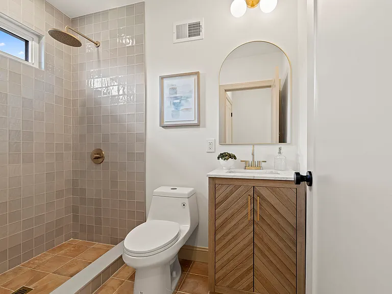 20 E Oakland Ave E — Photo 25