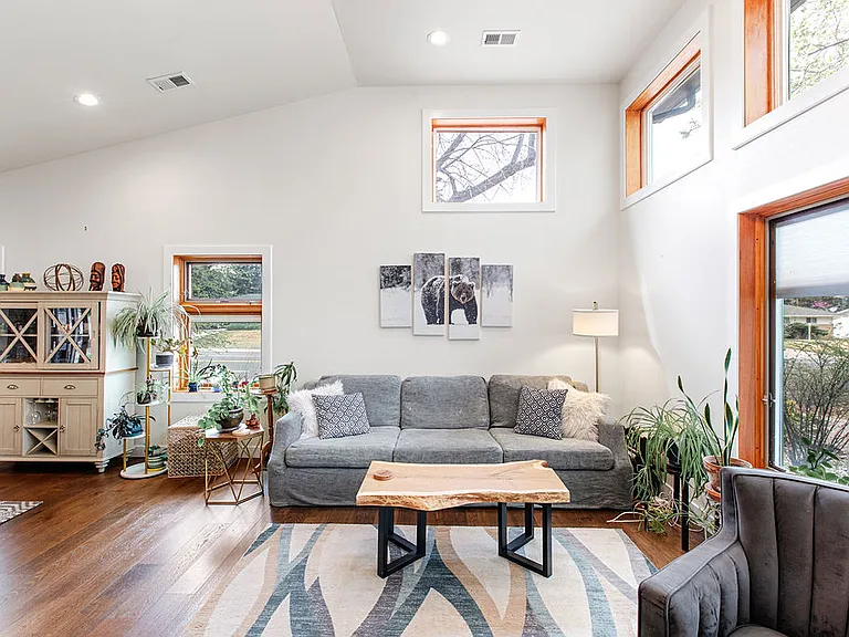 701 Cheyenne Dr — Photo 5