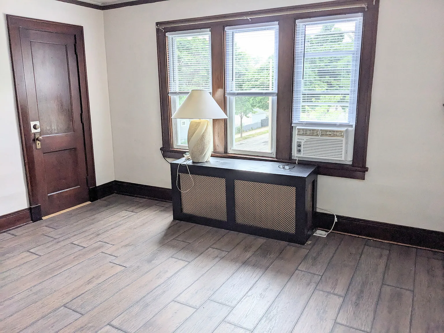2 bed, 900 sqft, $1,250 — Photo 4