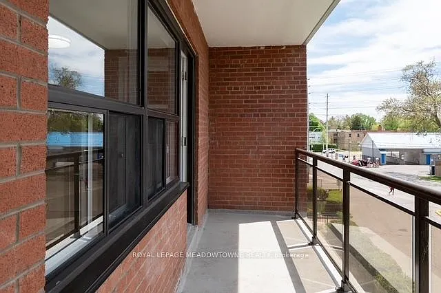 1017 Seneca Ave #508 — Photo 16