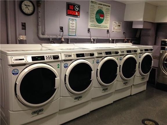 3rd image of 220 E 57th St APT 10B