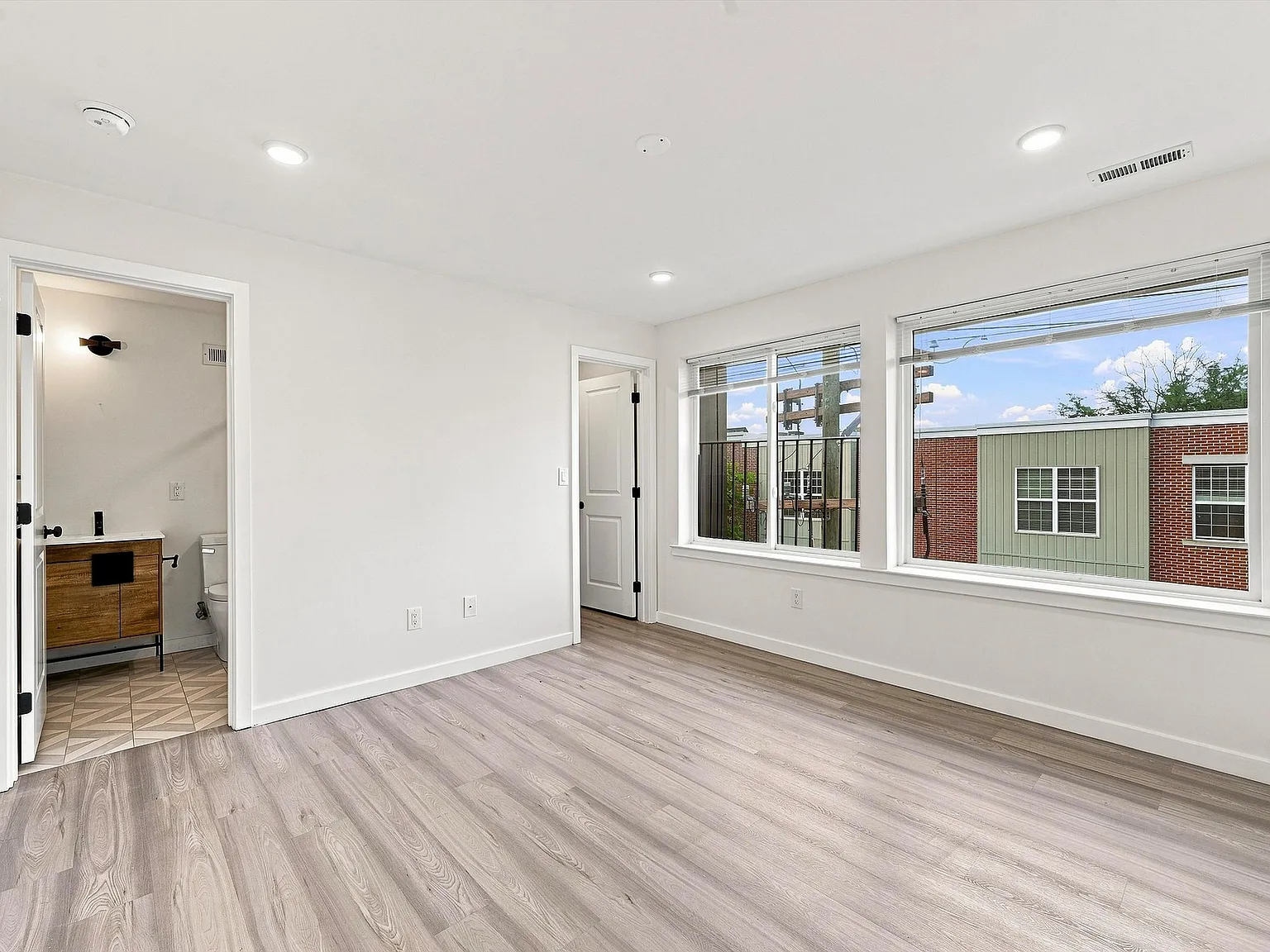 1338 N 15th ST Unit C4 — Photo 2