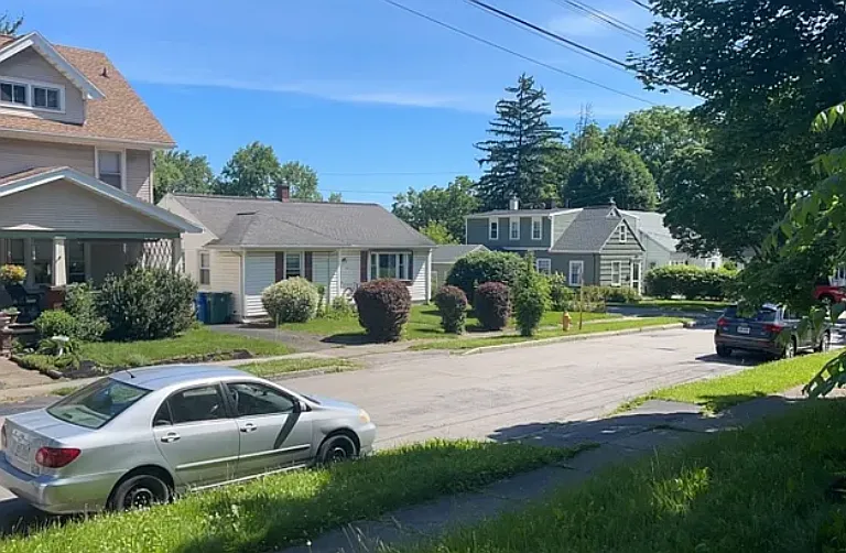 17 Warren St — Photo 3