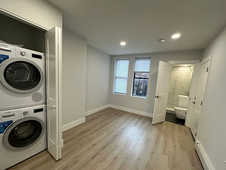 7 Myrtle St #10 — Photo 1