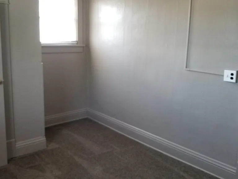 4830 S 22nd St — Photo 16