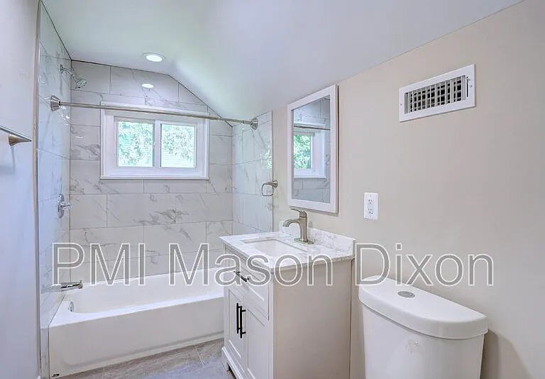 330 Compton Ave — Photo 29