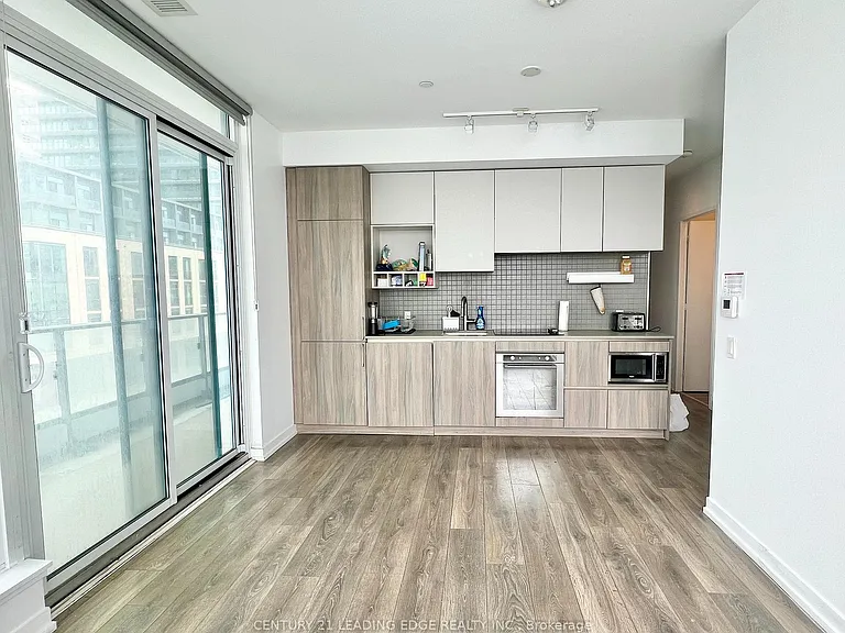 950 Portage Pkwy #302 — Photo 8