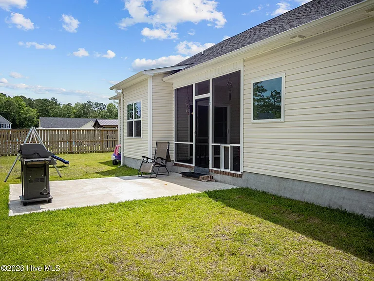 251 Breakwater Dr — Photo 10