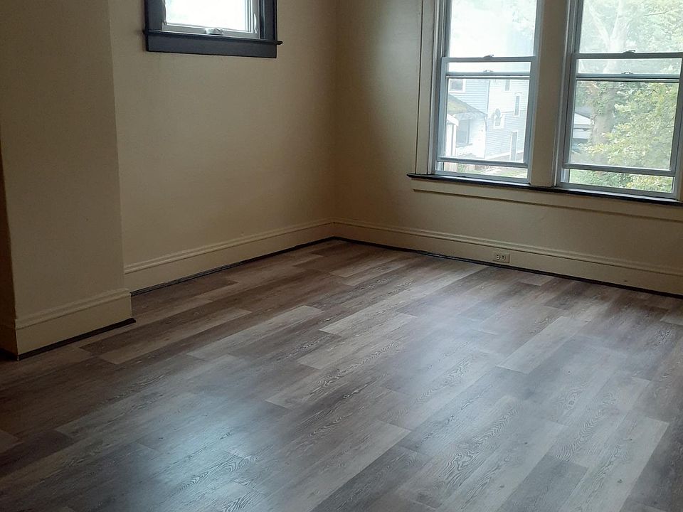 1st image of 13607 6th Ave