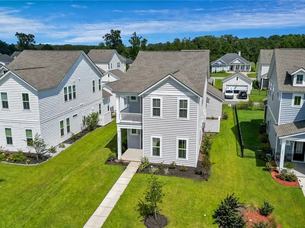 210 Hawthorn Ln, Hardeeville, SC 29927