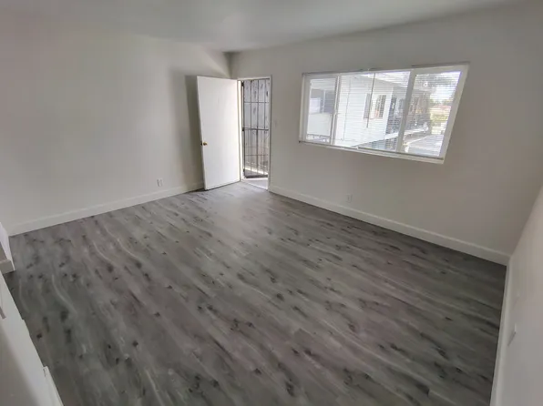 12422 Waldorf Dr #E, Lynwood, CA 90262