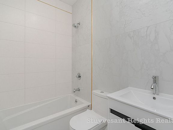 4th image of 586 Marcy Ave APT 1B