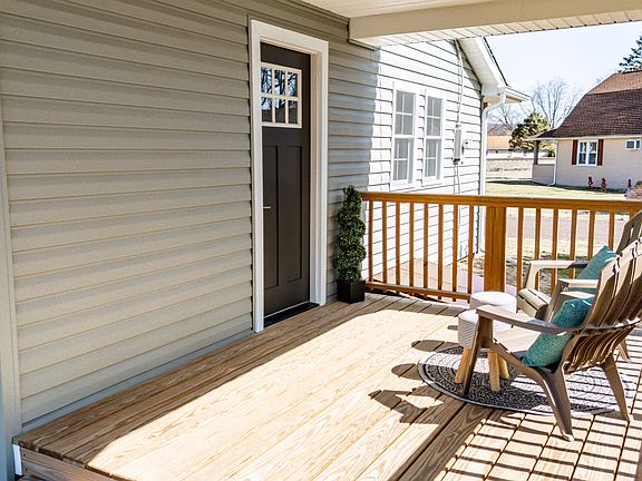 3rd image of 326 Line St