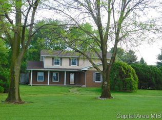 3063 Covered Bridge Rd, Chatham, IL 62629