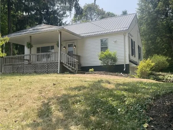 1725 Annesley Rd, East Liverpool, OH 43920