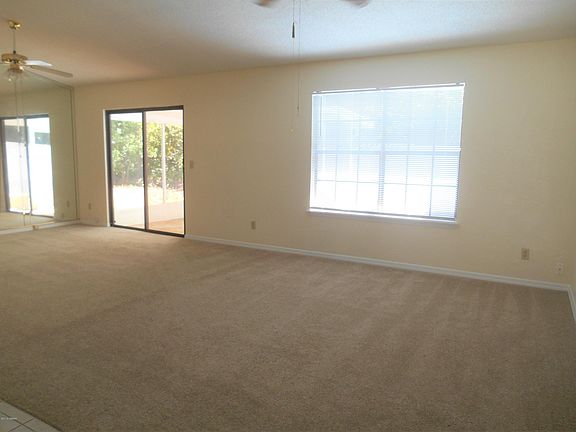 4th image of 1075 Oak Forest Cir