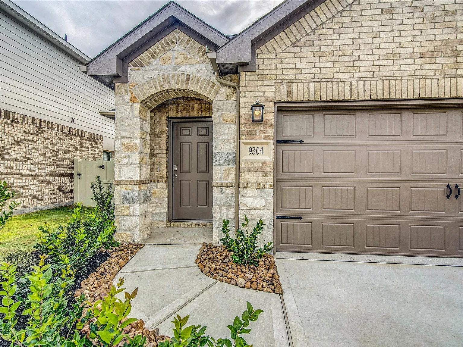 3 bed, 2.0 bath, 1523 sqft, $2,200 — Photo 4