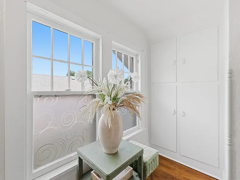 411 N Clifton Ave — Photo 24