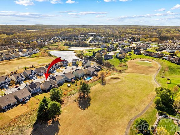 2nd image of 138 Margo Ln