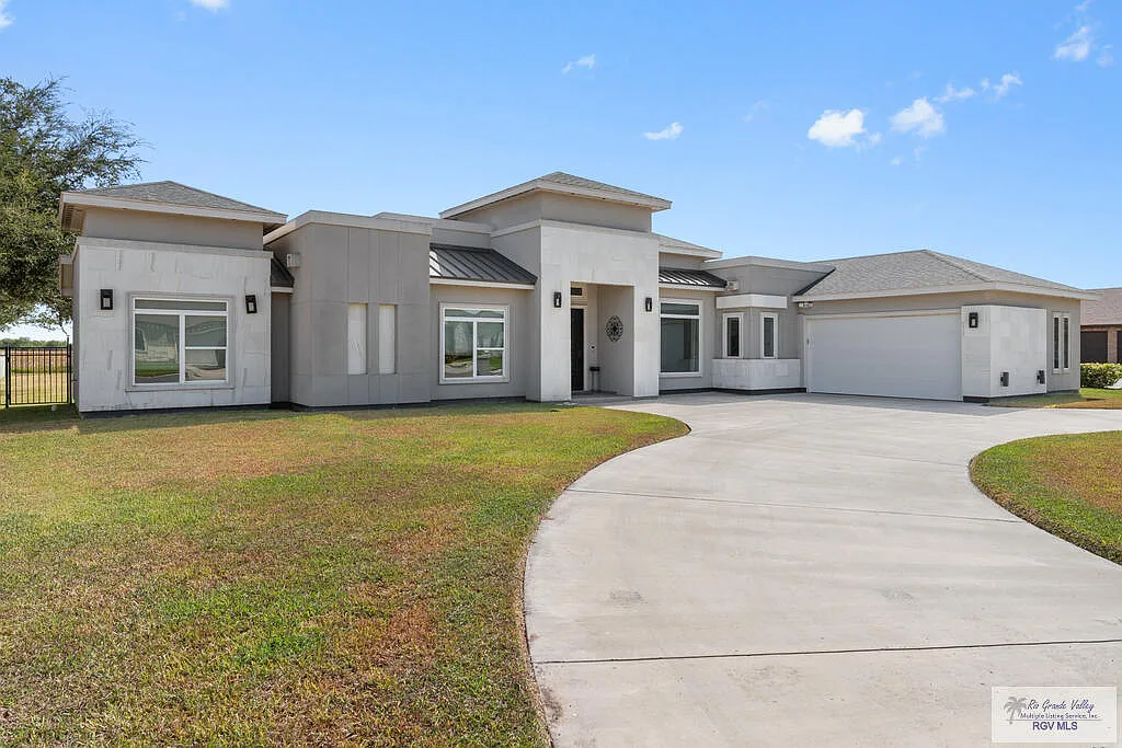 4 bed, 3.0 bath, 2810 sqft, $4,200 — Photo 4