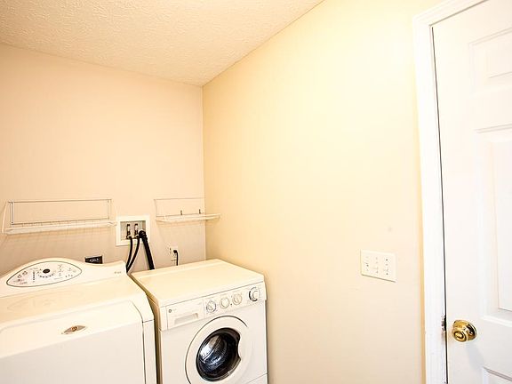 2nd image of 638 Lakeside Dr