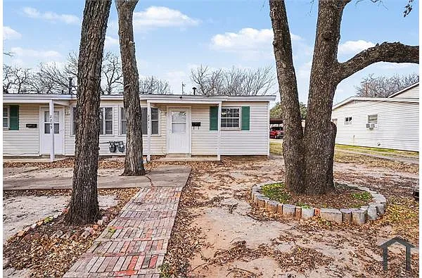 Building Photo - 2211 Barbell Ln