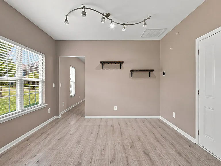 2055 Hemlock Dr #1 — Photo 10