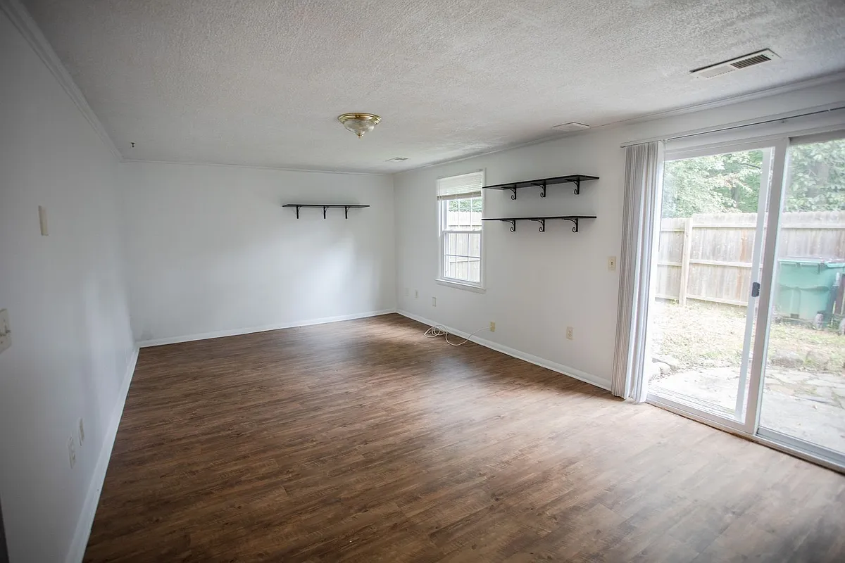 Building Photo - 2836 Wellesley Ct