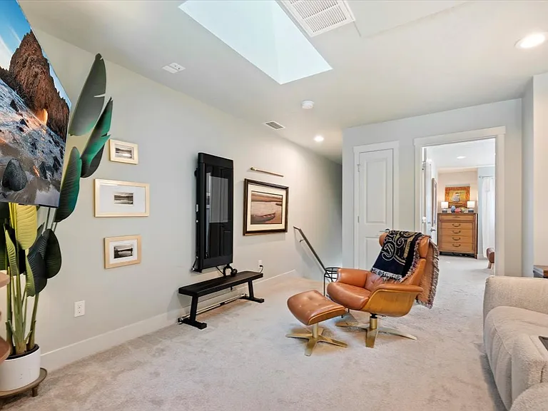 443 E Danika Ln — Photo 19
