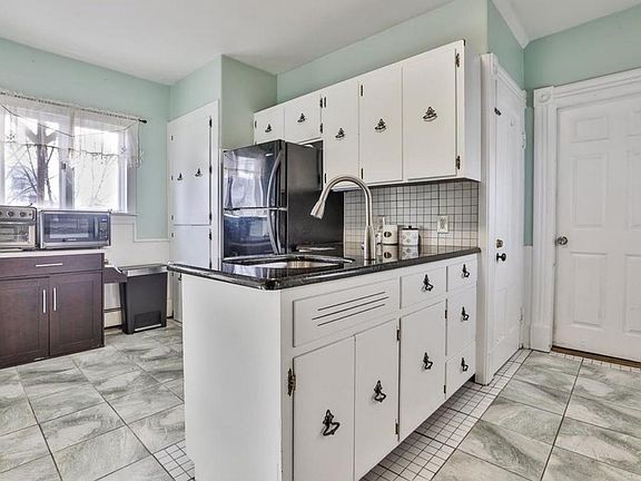 3rd image of 79 Whitney St Unit 1