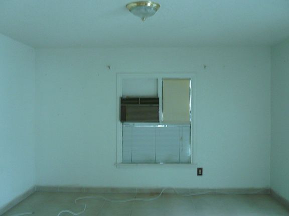 3rd image of 651 W 33rd St