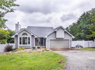 1863 Autumn Lake Rd, Pacific, MO 63069