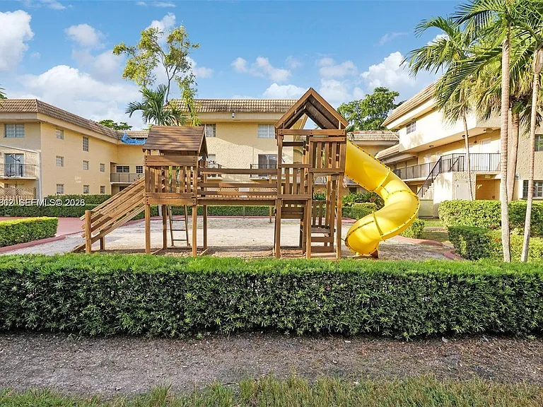 8500 SW 109th Ave #6-102 — Photo 19