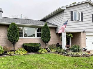 927 E Alaura Dr, Alden, NY 14004