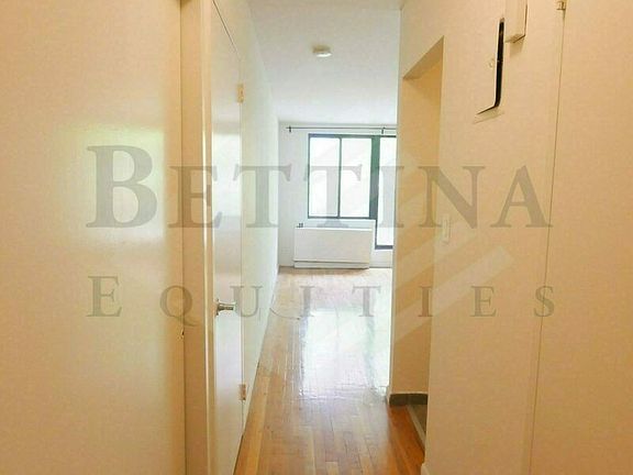 3rd image of 128 E 85th St APT 5C
