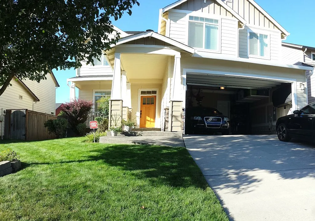 5135 N St photo 1
