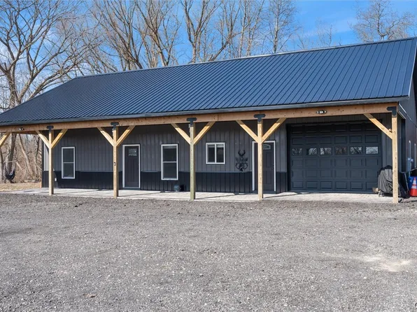 32 Fox Dr, Phoenix, NY 13135