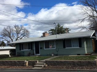 220 N 4th St, Central Pt, OR 97502