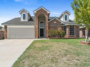 529 Covent Garden Pl, Midlothian, TX 76065