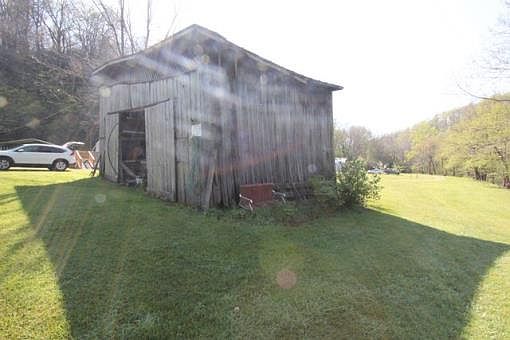 2nd image of 3185 Troutdale Hwy