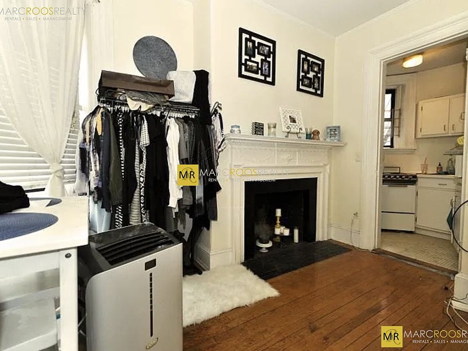 2nd image of 27 1/2 Massachusetts Ave APT 1