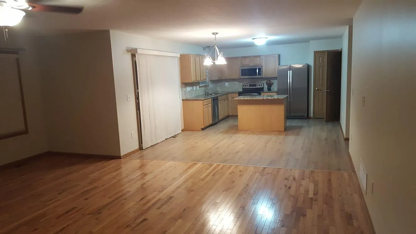 4 bed, 2154 sqft, $2,850 — Photo 3