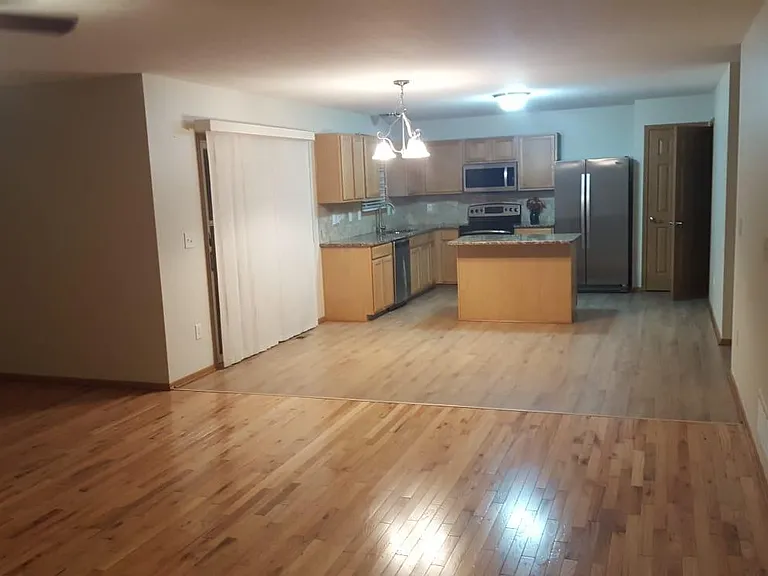 8824 Emerald Hill Dr — Photo 3