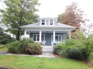 13 Manton St, Warwick, RI 02818