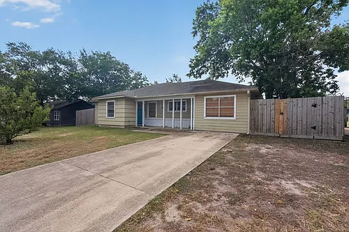 725 Mary Lake Dr Photo 1