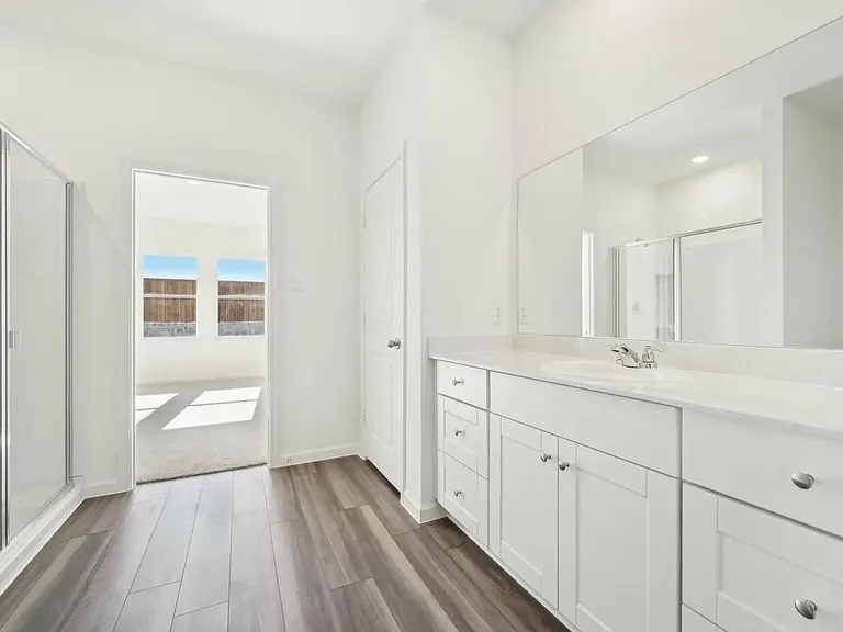 1870 Purtis Creek Dr — Photo 2
