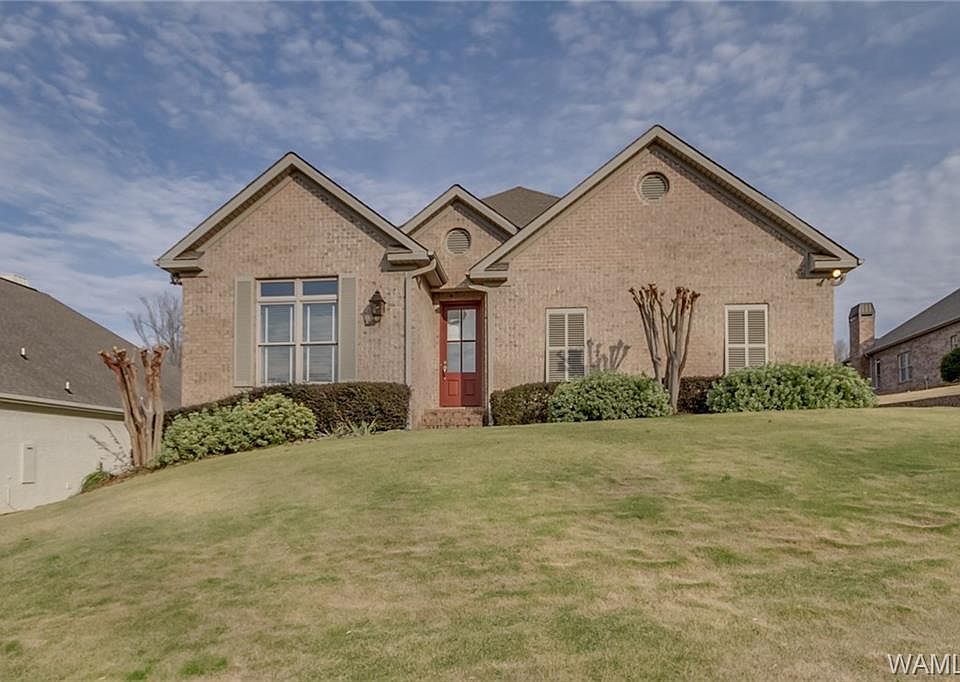 1st image of 3 Signal Hill Cir