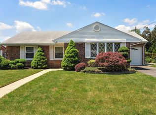 20 Roger Rd, Edison, NJ 08817