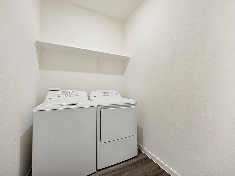 525 Cherry Ln — Photo 23