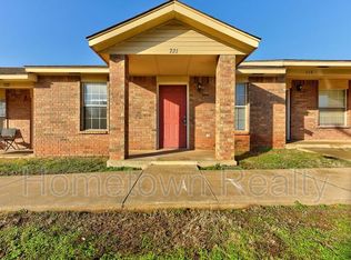 721 S Locust St, Guthrie, OK 73044